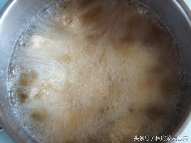 我用雞肉做的這道糖醋雞塊，簡單快手，酸甜開胃，每次做的時候米飯都不夠吃！