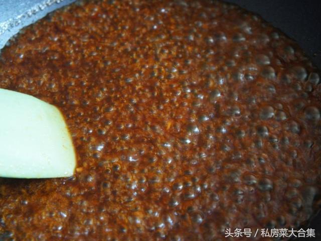 我用雞肉做的這道糖醋雞塊，簡單快手，酸甜開胃，每次做的時候米飯都不夠吃！