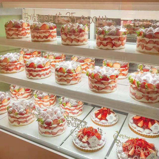 這家韓國蛋糕店，只賣一種蛋糕就做成了生意火爆的網紅店！