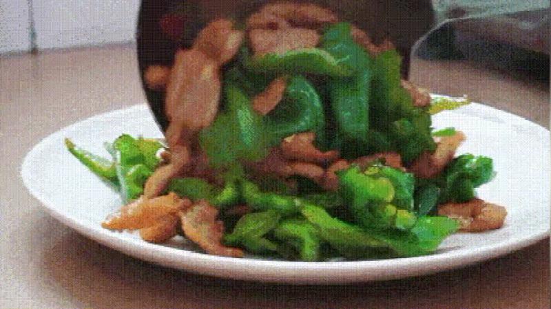做辣椒炒肉，先炒「辣椒」還是「肉」？9成人都弄錯，搞清「順序」很重要，肉香嫩入味！