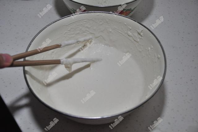 早餐店的煎餅為什麼那麼好吃？麵糊很重要，教你一招，柔軟金黃，吃著特別香！