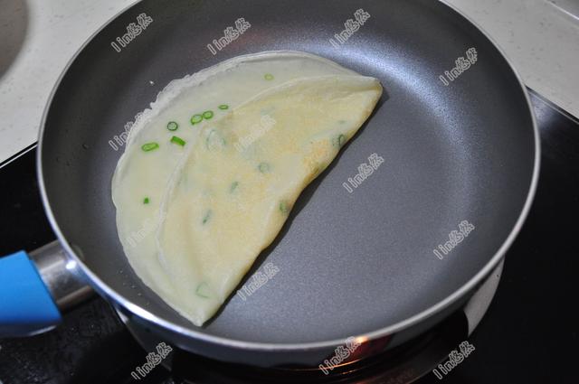 早餐店的煎餅為什麼那麼好吃？麵糊很重要，教你一招，柔軟金黃，吃著特別香！