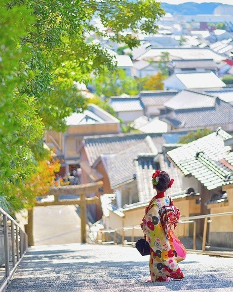 把兒女拍成「宮崎駿角色」　日攝影師讓上萬女粉都感嘆：別人的老公！