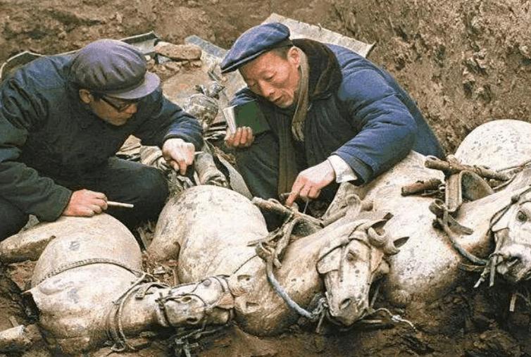 有人說兵馬俑是真人燒製的，專家研究一尊破碎兵馬俑，揭開真相！