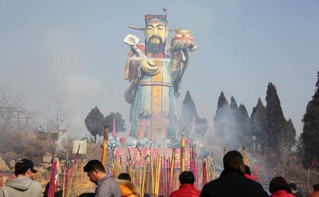 你知道香灰怎樣才是吉祥徵兆？香灰打卷又要怎樣嗎？（內附24香譜！）