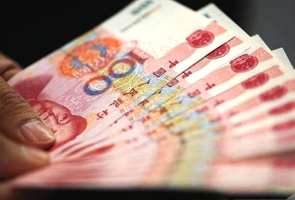 買房時，婆婆要求在房產證上加他的名字，老公說一句話，我傻眼了
