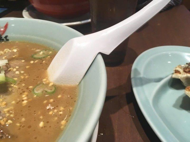 17家已經「進化到3019年」的超聰明餐廳　只要按鈕店員就會「說故事」給你聽！