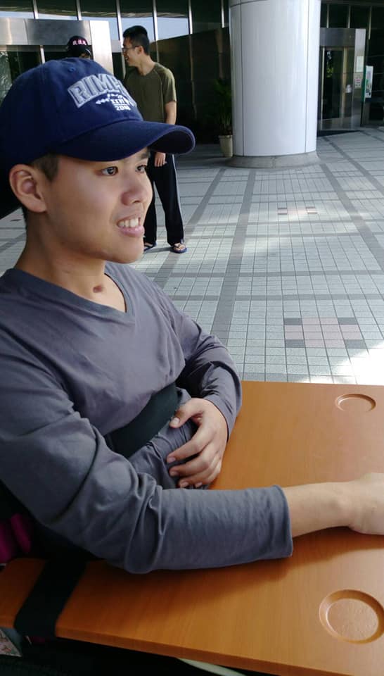 好消息！傘兵秦良豐能出院了，醫師見證9個月進步「超喜歡他笑容」慈父謝眾人「只有感恩兩字」