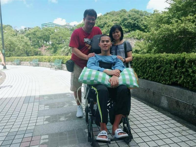 好消息！傘兵秦良豐能出院了，醫師見證9個月進步「超喜歡他笑容」慈父謝眾人「只有感恩兩字」