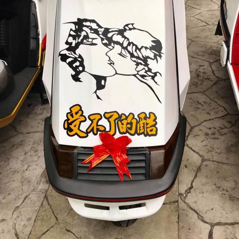 比超跑還難找！史上最猛「16台經典神車」霸氣迎娶　往下一看「超有愛細節」網驚呆：有錢也租不到