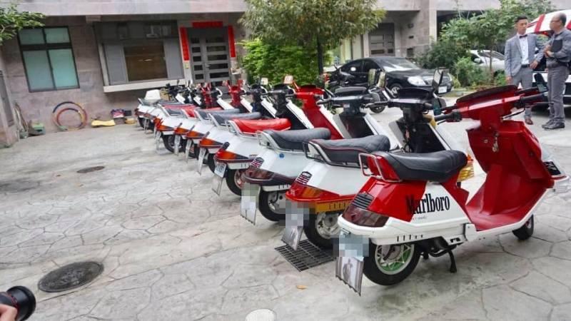 比超跑還難找！史上最猛「16台經典神車」霸氣迎娶　往下一看「超有愛細節」網驚呆：有錢也租不到