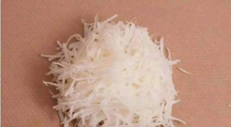 白蘿蔔和雪梨一起煮，不管寒咳、熱咳、夜裡咳，都管用，用幾次就好了！