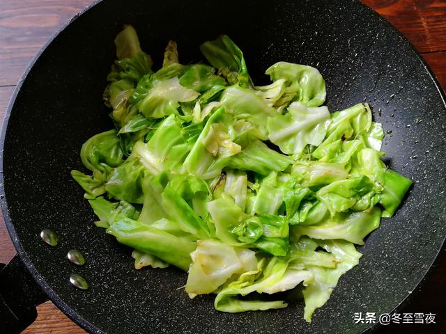 高麗菜超美味做法，比肉還好吃，脆嫩可口，天天都想吃！