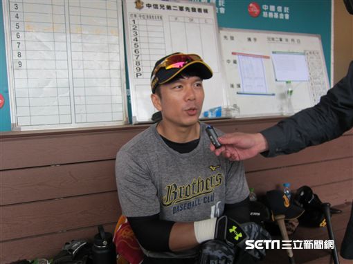 中職／周思齊狀況好練更多 記錄髮型