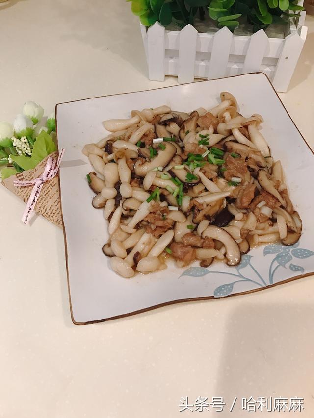 這道菜排毒通便、降壓降血脂，脆嫩鮮滑，清甜可口。這個季節吃正合適，一定要多做給家人吃！ 
