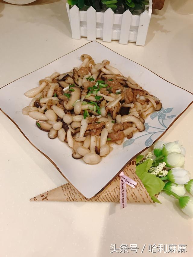 這道菜排毒通便、降壓降血脂，脆嫩鮮滑，清甜可口。這個季節吃正合適，一定要多做給家人吃！ 