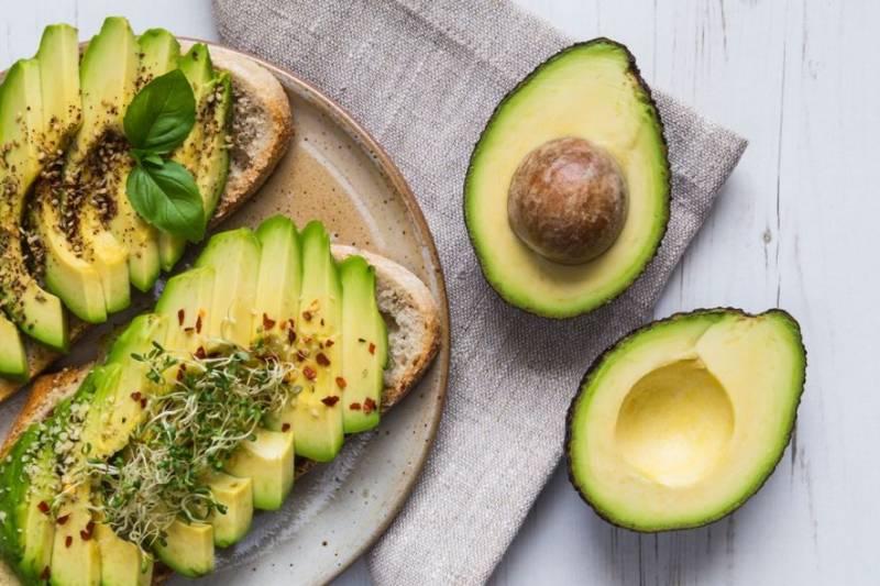 【Avocado是女人神物】牛油果的10神奇功效，護子宮、減肥、豐胸、抗老等！可以媲美補品了~