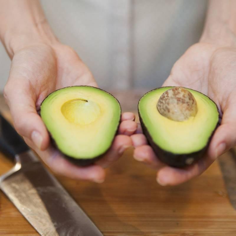 【Avocado是女人神物】牛油果的10神奇功效，護子宮、減肥、豐胸、抗老等！可以媲美補品了~