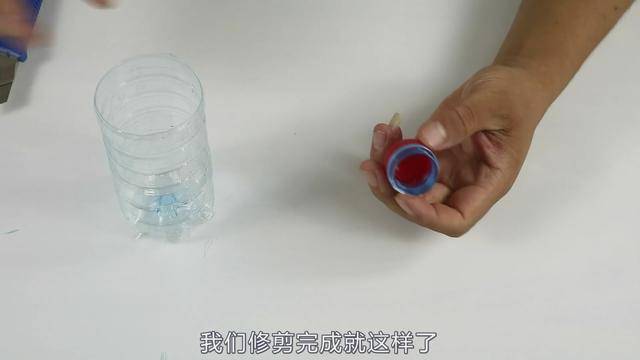 垃圾桶上一定要放一隻筷子，這個妙招太棒了，後悔今天才知道
