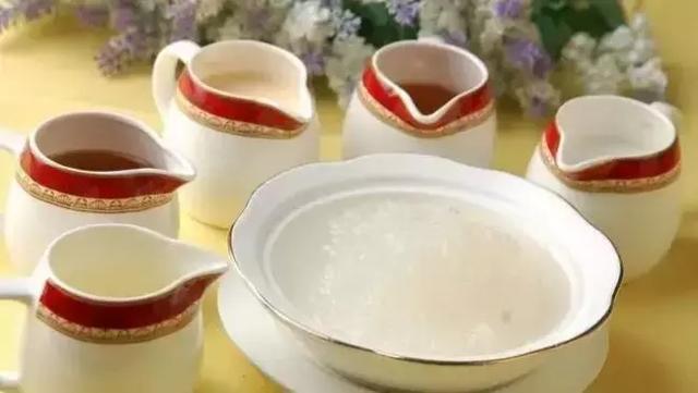 「千億媳婦」8年生四胎，每月花50萬，孕產期保養就靠燕窩！