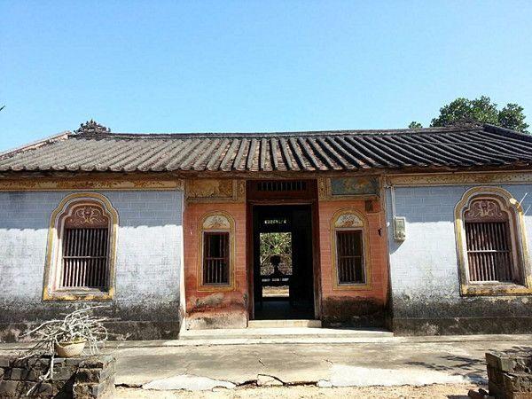 父親再婚我受盡欺負，現在卻說要出錢幫我開店？原來他是貪圖這個