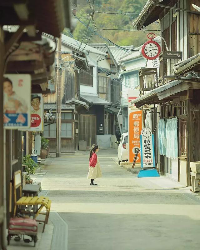 老爸偷拍女兒3年，把女兒拍成宮崎駿動畫，每天3萬人催他曬女兒