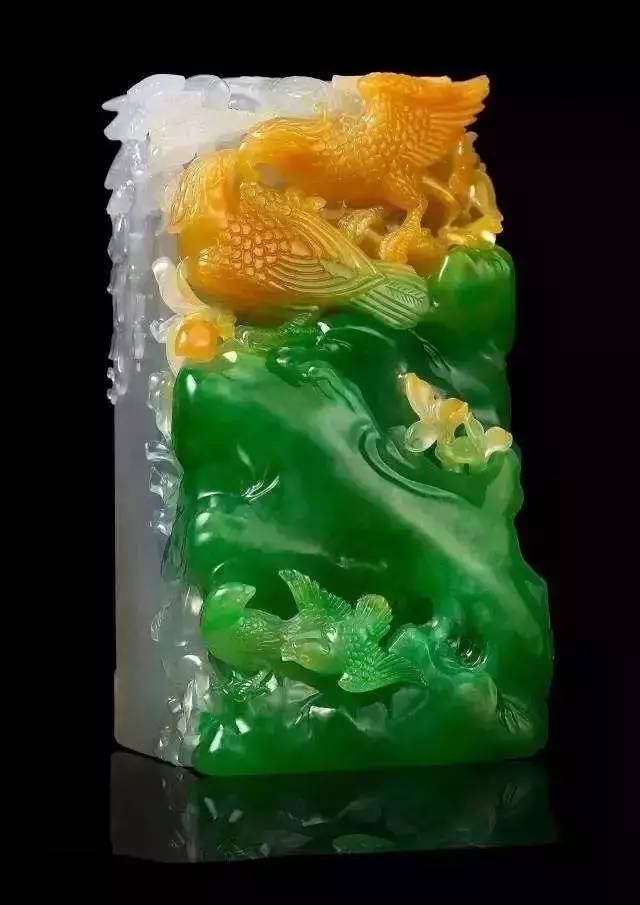 婆婆三十年前買的「假」翡翠傳給我，我嫌棄不願戴，被朋友看到後直呼「撿到寶」！我欣喜若狂！