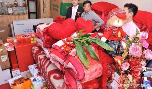 父親走後瞎女兒人見人嫌，大哥直接斷絕關係，二哥不放心領回家，福報開始了！