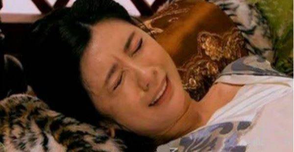接生婆半夜三更被人請去接生，回家後卻發現自己死了一年！