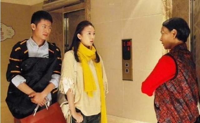 婆家給小兩口買房，只寫婆婆名字，兒媳拿出一個袋子：我家不缺