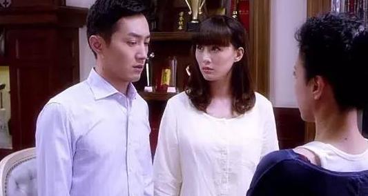 結婚兩天我的金手鐲就不見了，聽了婆婆的話我把這個家砸了