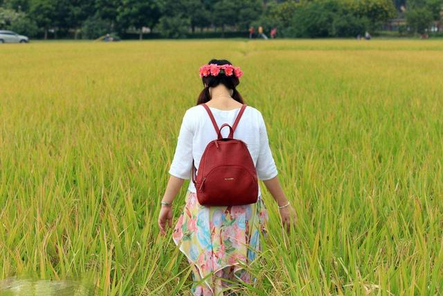 兒媳叫婆婆起床吃早餐，被門外公公的反應嚇哭，真相讓人憤怒
