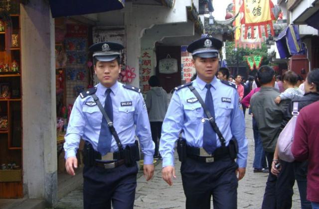 老丈人住院，鄉下親家送一斤心肺，嫌臭送人，護工吃後立馬報警