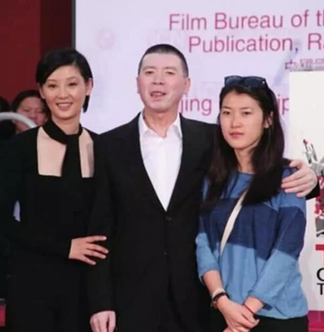 女兒同樣是兔唇兒，王菲創立愛心基金會，而他身價百億卻一毛不拔