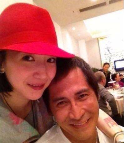 59歲齊秦小24歲「嫩妻身份」曝光，是熟悉的她，難怪放棄王祖賢！