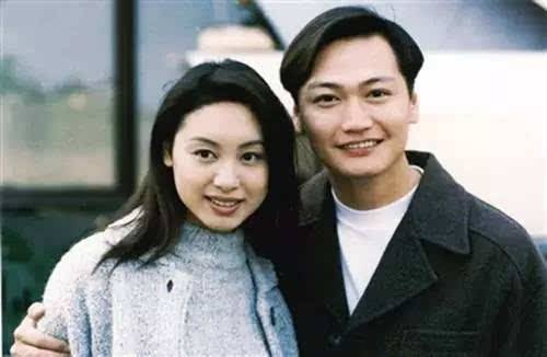 袁詠儀忍無可忍爆料，女星暗中搭訕張智霖，對方身份曝光網友驚了 ！