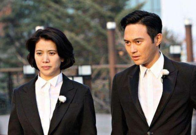 47歲袁詠儀與48歲宣萱近照，從閨蜜到仇人，如今差距還真大！