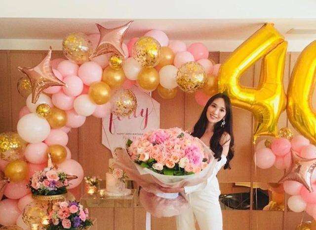 吳佩慈女兒「不到1歲就背12萬愛馬仕」，住價值933億的城堡!