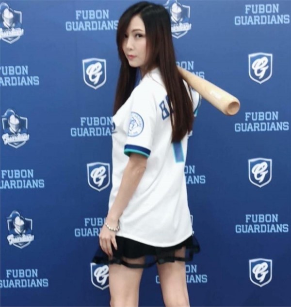 超正美熟女52歲還這麼性感漂亮，本人坦言：我常被20幾歲男生搭訕
