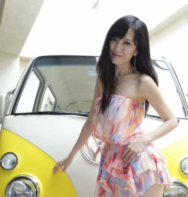 超正美熟女52歲還這麼性感漂亮，本人坦言：我常被20幾歲男生搭訕