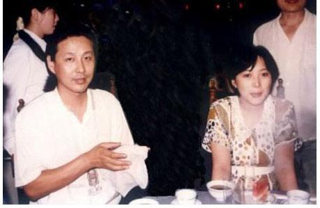  41歲最美女演員患癌去世，撇下2歲兒子，陳道明在她葬禮放聲大哭！