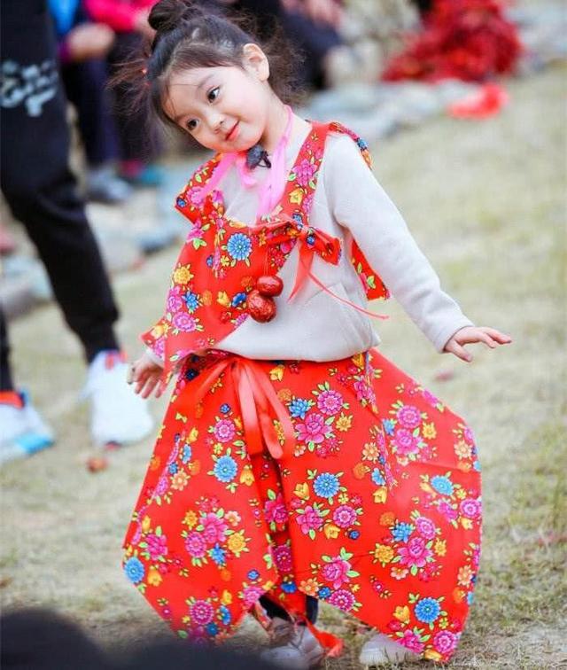 4歲出道一炮而紅，6歲就年賺百萬養活一家人，今現狀卻讓人心疼