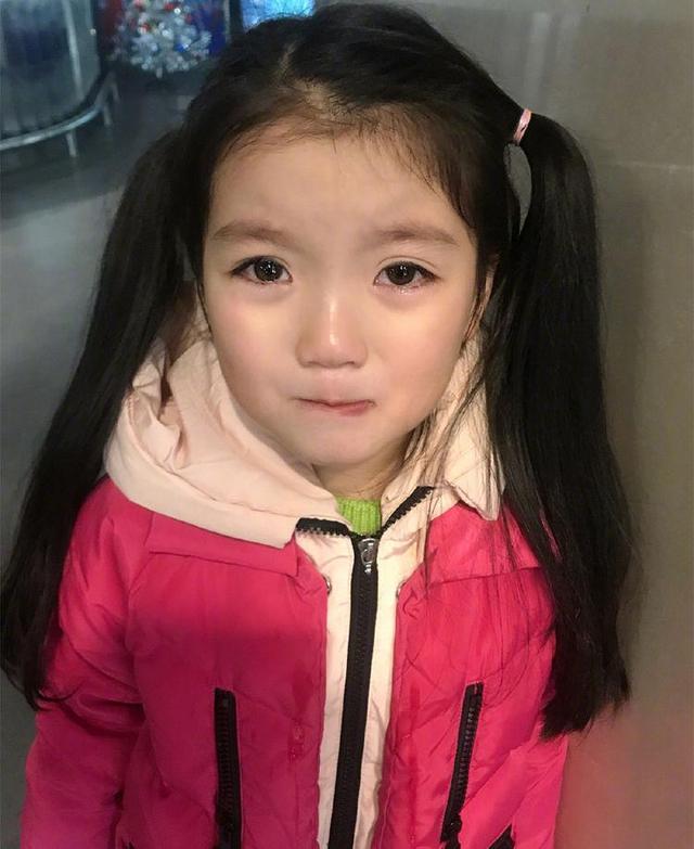 4歲出道一炮而紅，6歲就年賺百萬養活一家人，今現狀卻讓人心疼