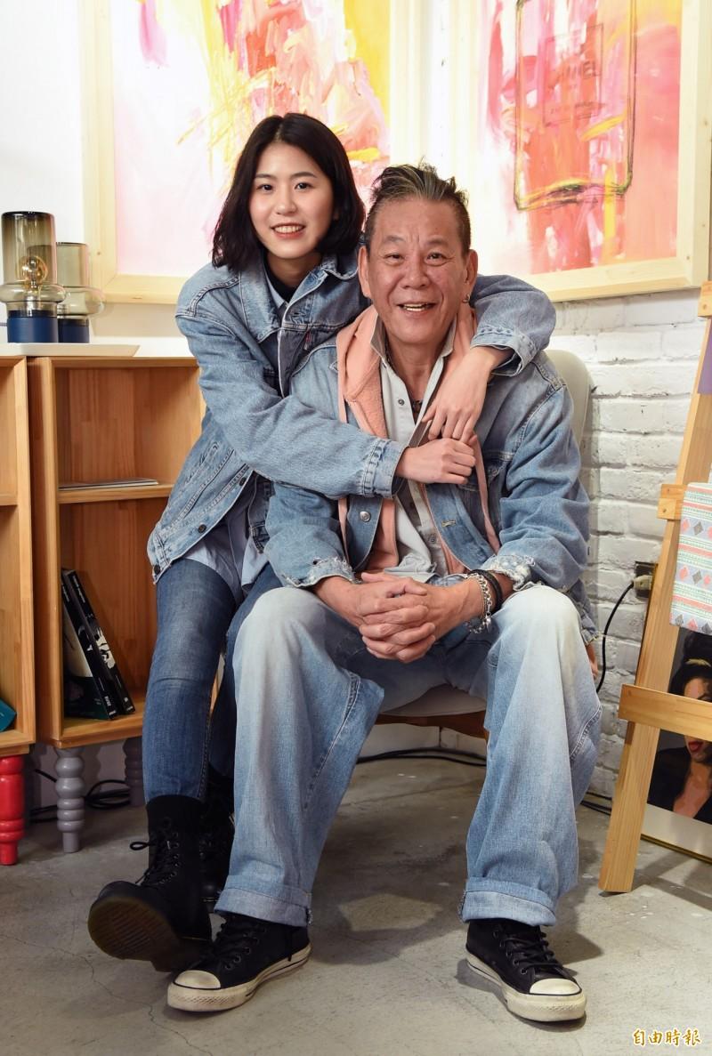 龍劭華女兒好美！高挑身材「長甜美空靈」被網友狂讚　導演一看「根本王祖賢」仙女氣息滿滿