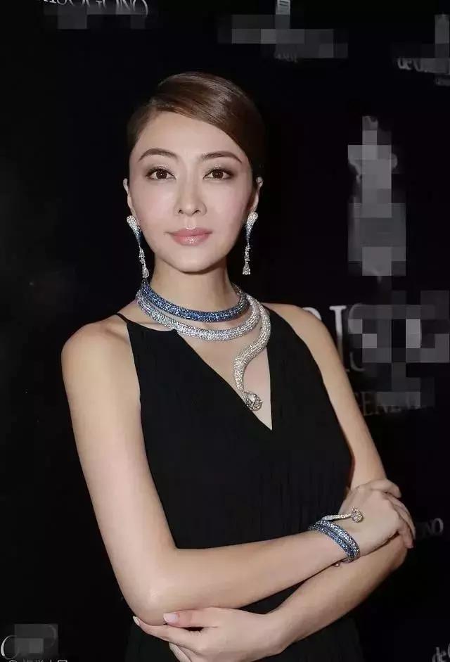 當37歲熊黛林和31歲方媛同拍雜誌，終於見識到了明星和網紅的差距