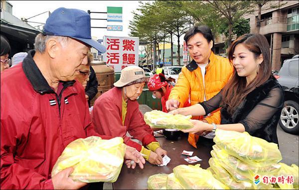 記得12年前震驚全台的澎恰恰光碟案嗎！當年「女主角」因勒索慘被判刑，出獄後的她如今竟過這樣生活！