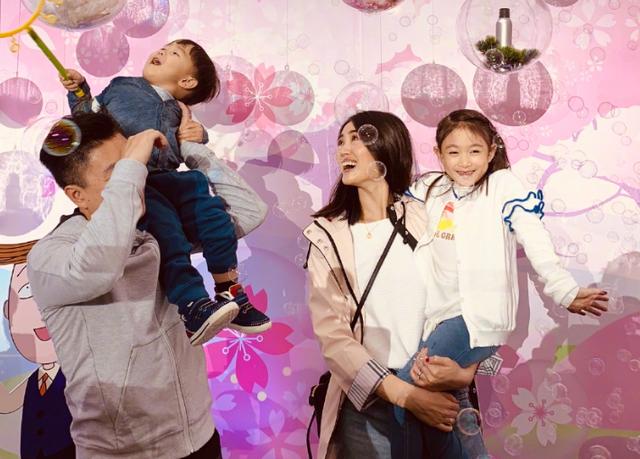 李小鵬女兒奧莉近照曝光，粉絲：真是越來越有明星范兒