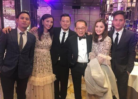 港媒曝阿Sa新男友風流帳，曾熱衷追嫩模是「貪玩」富二代！