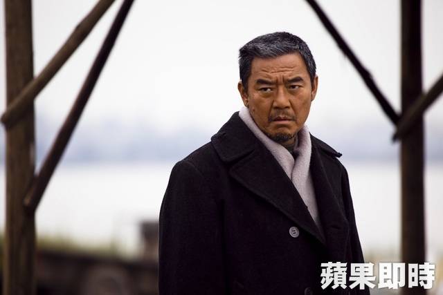 66歲李立群「半夜自己搭飛機」連助理都沒帶　他笑回「寧願一個人」賺越多越孤獨