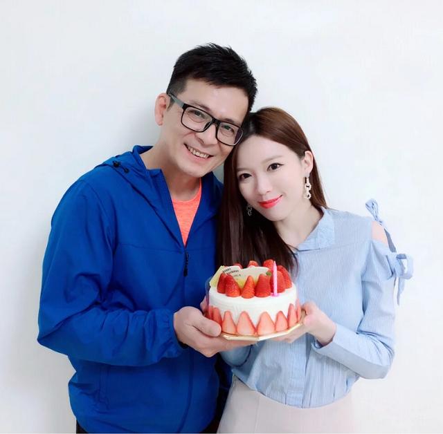 黃日華獨女近照曝光！28歲的她被寵成千金，同父親亮相驚艷眾人！